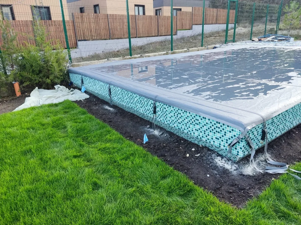 Батутное покрывало на бассейне в Жуковском